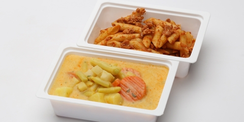 Töltött piskótaszelet ( 2 db), Tejfölös zöldbableves, Húsos penne