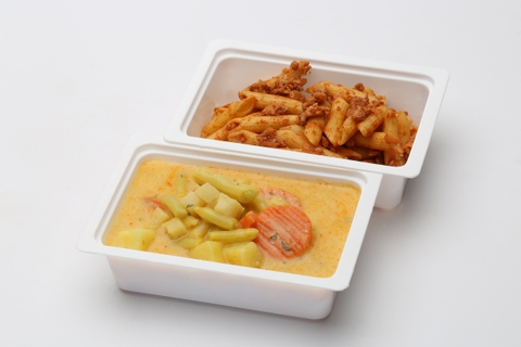 Töltött piskótaszelet ( 2 db), Tejfölös zöldbableves, Húsos penne