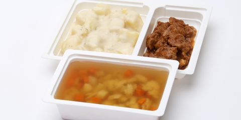 Müzliszelet (2 db), Erőleves zöldséggel, tésztával, Klasszikus burgonyafőzelék, sertéspörkölt Müzliszelet (2 db), Erőleves zöldséggel, tésztával, Klasszikus burgonyafőzelék, sertéspörkölt