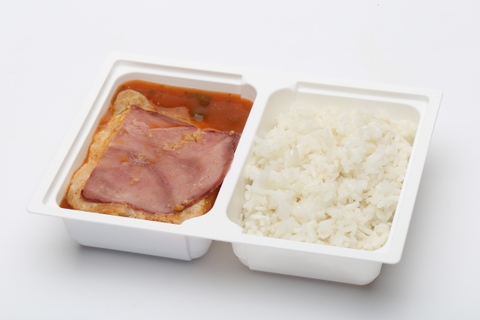 Sertésborda saltimbocca (sonka, zsálya, fehérbor), rizs