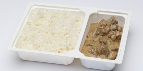 Stroganoff vadragu (szalonna, uborka, gomba, tejszín, mustár), rizs