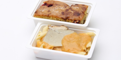 Vadas sertéssült, penne tészta, Meggyes házi pite (150g)