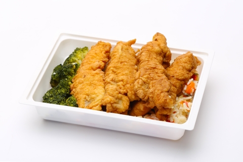 Szűzérme csíkok fűszeres bundában, pirított zöldséges rizs, brokkoli