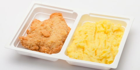 Szezámmagos rántott csirkemell, burgonyapüré Szezámmagos rántott csirkemell, burgonyapüré