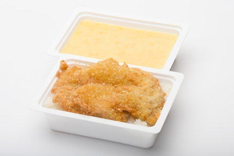 Őszibarack-krémleves, Szezámmagos rántott csirkemell, rizs