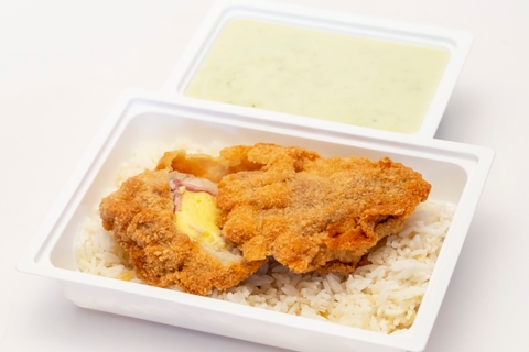 Zabpelyhes brokkoli krémleves, Cordon bleu , párolt rizs