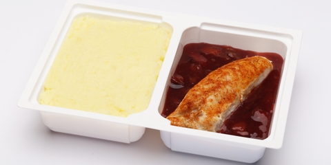 Camembert sajtos csirkemell, vörösboros fahéjas szilvával, burgonyapüré