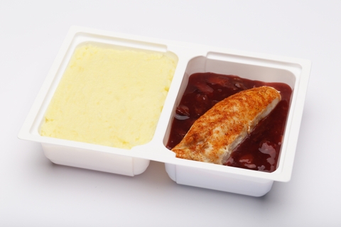 Camembert sajtos csirkemell, vörösboros fahéjas szilvával, burgonyapüré