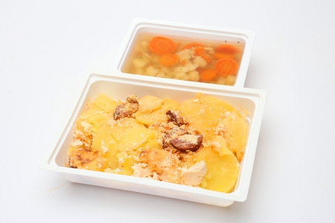 Csontleves zöldséggel, tésztával, Rakott burgonya háziasan 