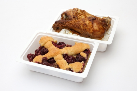 B.B.Q csirkecomb, kukoricás rizs, Meggyes-diós rácsos pite (240g)