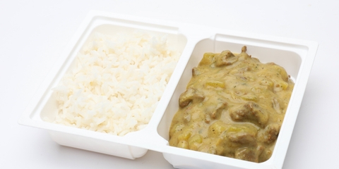 Curryszószos-tökös marharagu, párolt rizs