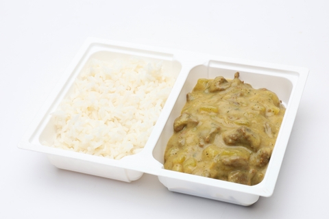 Curryszószos-tökös marharagu, párolt rizs