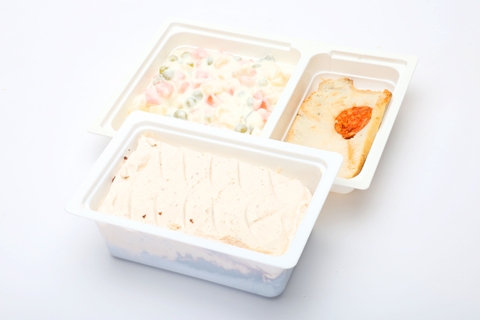 Hideg csabai sertéssült, franciasaláta, Habos-gesztenyés szelet (160g)