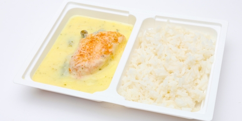 Spárgával töltött csirkemell, hollandi mártás, rizs