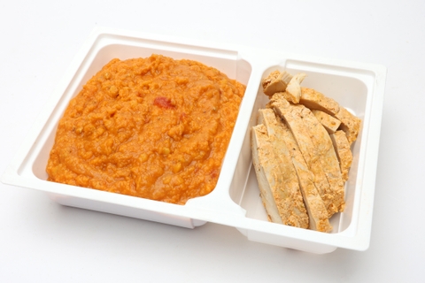 Indiai fűszeres csirkemell, vöröslencse dahl