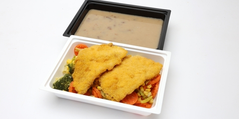 Aszalt szilvás rebarbaraleves, Rántott pulykamell kukoricás bundában, Párolt zöldség 