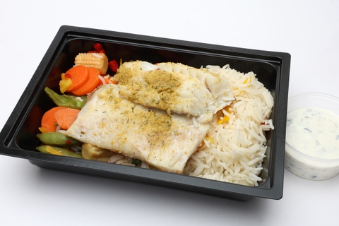 Roston sült tőkehalfilé, Basmati rizs, wok zöldség, Joghurtos remulád