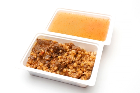 Falusi zöldborsóleves, Marhalábszár pörkölt, tarhonya