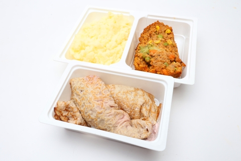 Brokkolis zöldségfasírt, burgonyapüré, Fitnesz szamócás, túrós palacsinta (200g)