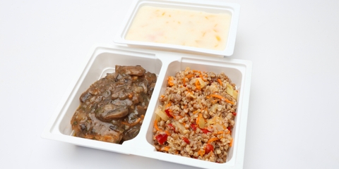 Mediterrán gyümölcsleves , Sertésborda pirított gombával, Zöldséges hajdina Mediterrán gyümölcsleves , Sertésborda pirított gombával, Zöldséges hajdina