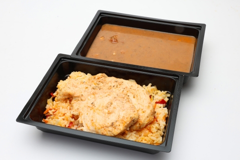 Chilis babpüréleves, pirított bacon, Görögös csirkemell, pirított zöldséges rizs