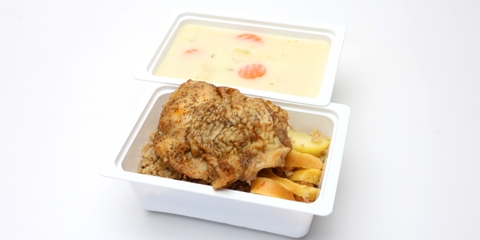 Tejfölös karfiolleves, Karamellizált, rozmaringos, almás sült csirkecomb, quinoa