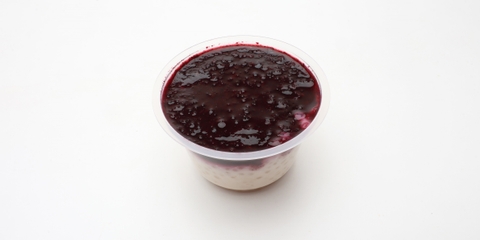 Tápiókapuding áfonyaszósszal