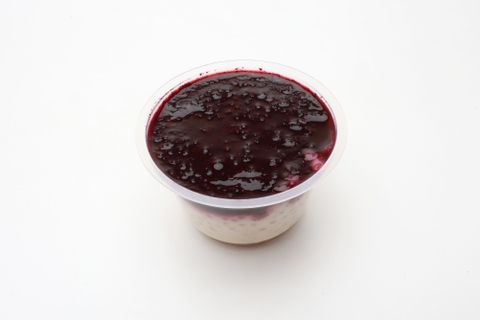 Tápiókapuding áfonyaszósszal