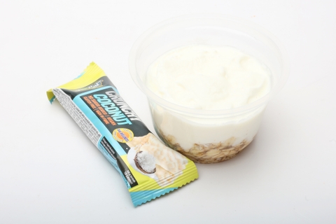 DW Crunchy Kókusz (30g), Zabpelyhes joghurt (160g)