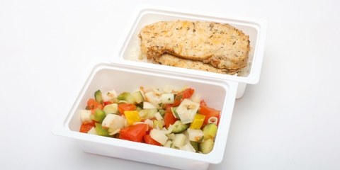 Provencei borda, rizs, színes saláta