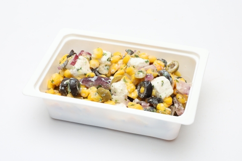 Olivás-krémfehérsajtos kukoricasaláta