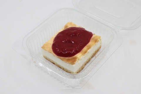 Sült sajttorta erdei gyümölccsel