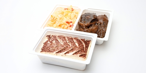 Vörösboros gombapörkölt, pirított zöldséges rizs, Jófalat tiramisu (140g)