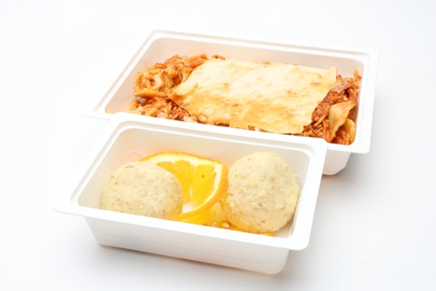 Zöldséges lasagne tofuval , Zabpelyhes túrógombóc (130g), narancsos joghurtöntet (150g) Zöldséges lasagne tofuval , Zabpelyhes túrógombóc (130g), narancsos joghurtöntet (150g)