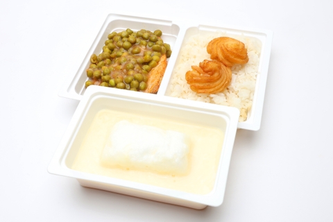 Zöldborsós sertésszelet, rizs, Duchess burgonya, Madártej (250g)