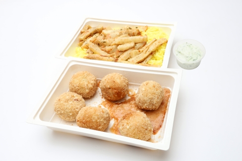 Fűszeres zeller hasábok,  kurkumás rizs, tzatziki, Szilvatöltelékes gombóc (200g)