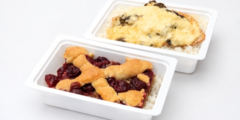 Magyaróvári sertésborda, rizs, Meggyes-diós rácsos pite (240g)