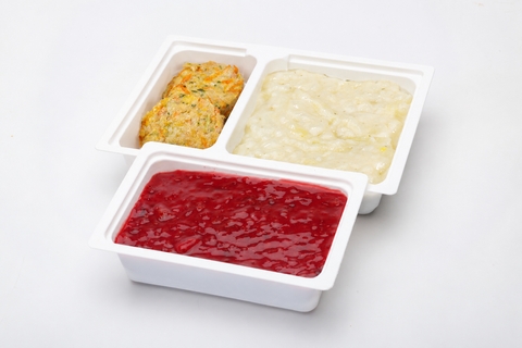 Joghurtos, kapros tökfőzelék (zabpehelyliszttel), sárgarépás pulykafasírt, Kukoricafelfújt szederöntet (280g)
