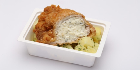 Medvehagymás krémsajttal töltött borda rántva, petrezselymes burgonya