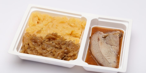 Pulykacombfilé sütve, párolt káposzta, törtburgonya