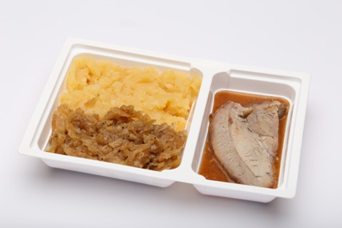 Pulykacombfilé sütve, párolt káposzta, törtburgonya