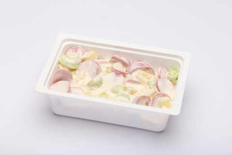 Frankfurti saláta (virsli, burgonya, alma, póréhagyma, majonéz)