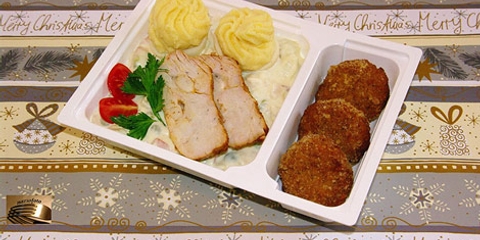 Ünnepi hideg vegyes ízelítő (kaszinótojás, franciasaláta, pulykasült, mini fasírtgolyók)