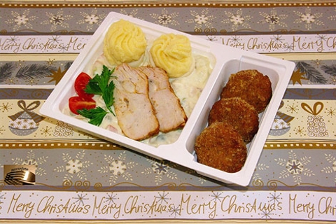 Ünnepi hideg vegyes ízelítő (kaszinótojás, franciasaláta, pulykasült, mini fasírtgolyók)