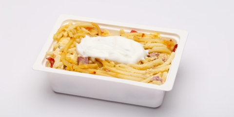 Füstölt tarjás, sajtos, túrós rakott makaróni