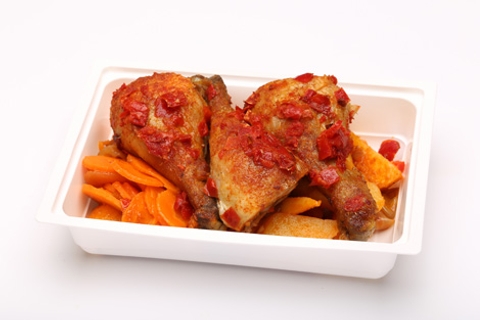 Peri-peri csirkecomb (chilis-fokhagymás csirke alsócombok), zöldséges burgonya