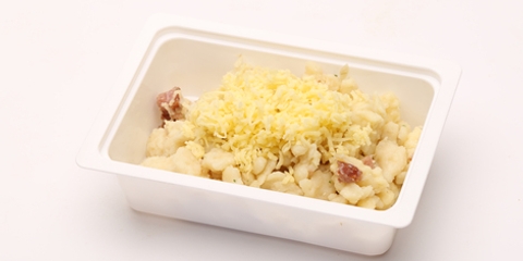 Vadász nokedli (bacon, hagyma, sajt)