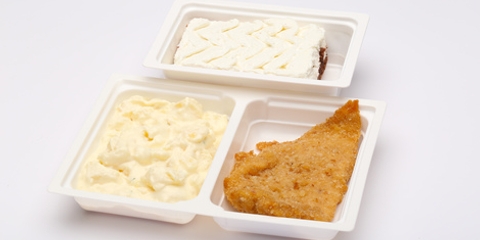 Csirkemell rántva, majonézes burgonya, Csokoládés túrószelet (160g)
