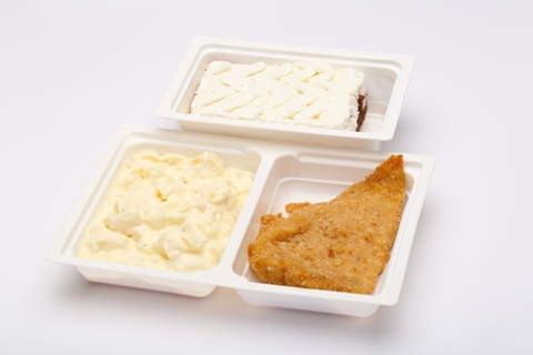 Csirkemell rántva, majonézes burgonya, Csokoládés túrószelet (160g)