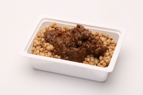 Marhalábszár pörkölt, tarhonya